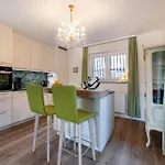 Haus Marianne Am Maar| アパート シャルケンメーレン